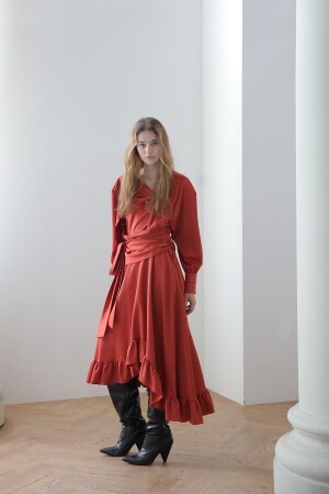 까이에 슬릿 슬리브 드레이프 언밸런스 롱 원피스 CAHIERS